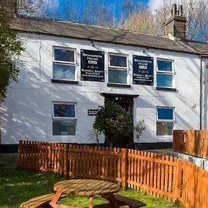 Russell Scott Backpackers - , Sheffield United Kingdom